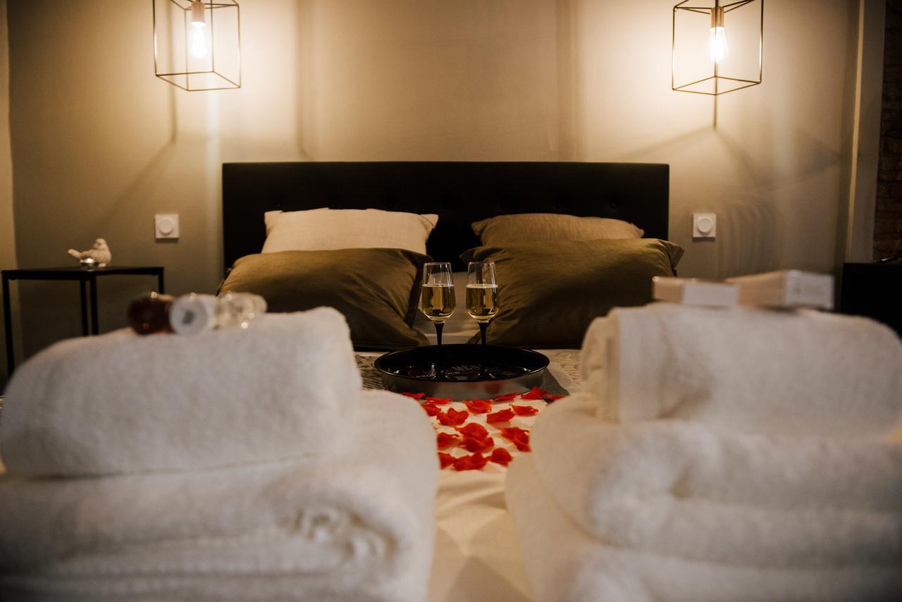 La Suite Romantique Avec Jacuzzi Au Coeur De Perpignan Eksteriør bilde