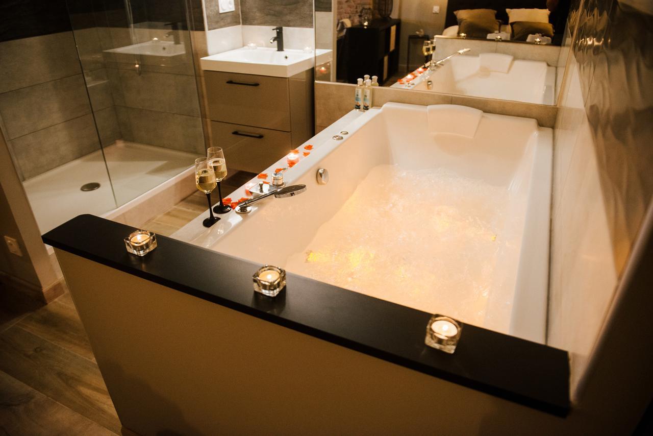 La Suite Romantique Avec Jacuzzi Au Coeur De Perpignan Eksteriør bilde